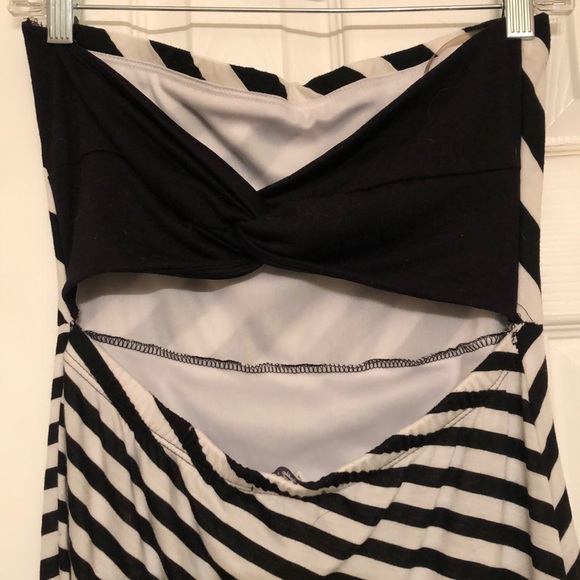 Charlotte Russe Women’s Block Maxi Dress - Picture 3 of 3